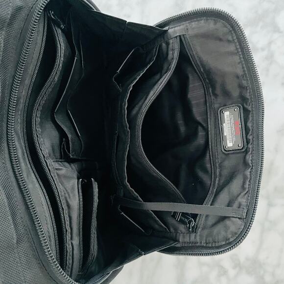 Tumi Alpha Organizer Brief Bag Black Ballistic Nylon Brief Carry-On Work Bag 16" - Picture 7 of 10